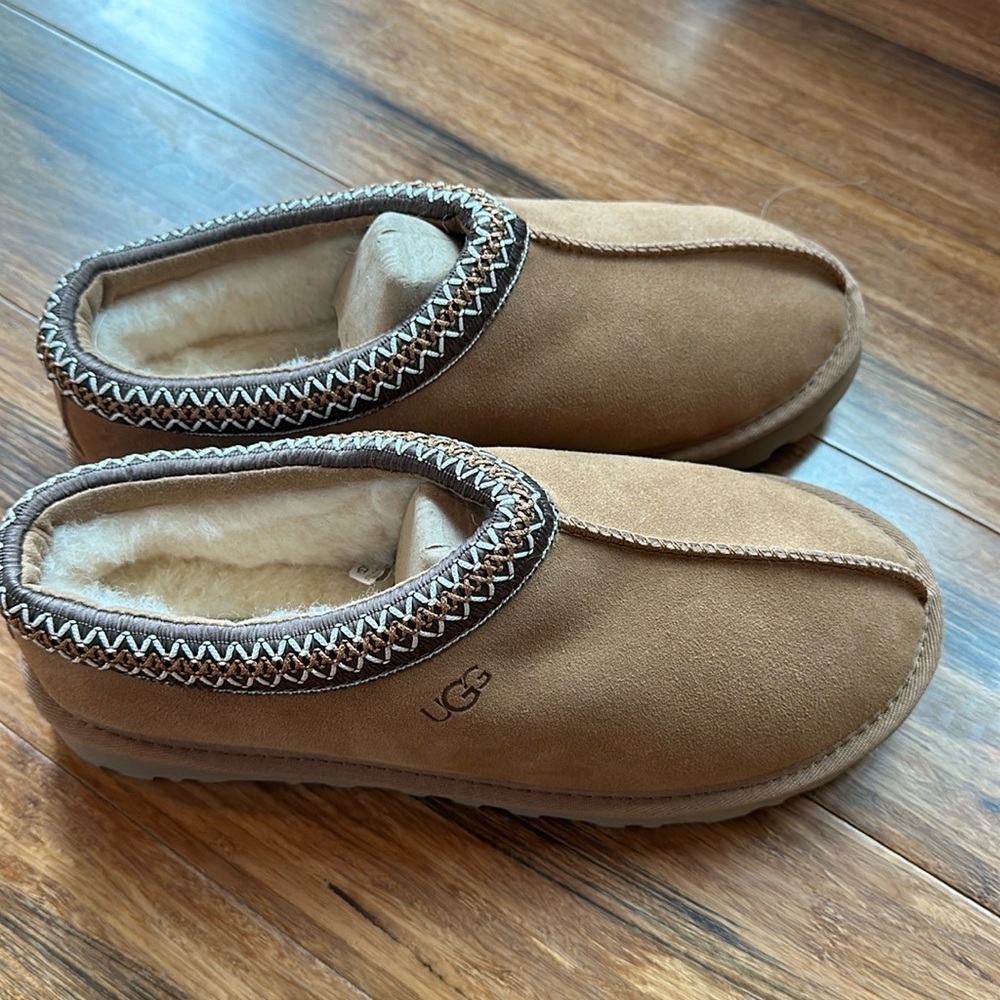NWOT Men’s Tasman Slippers